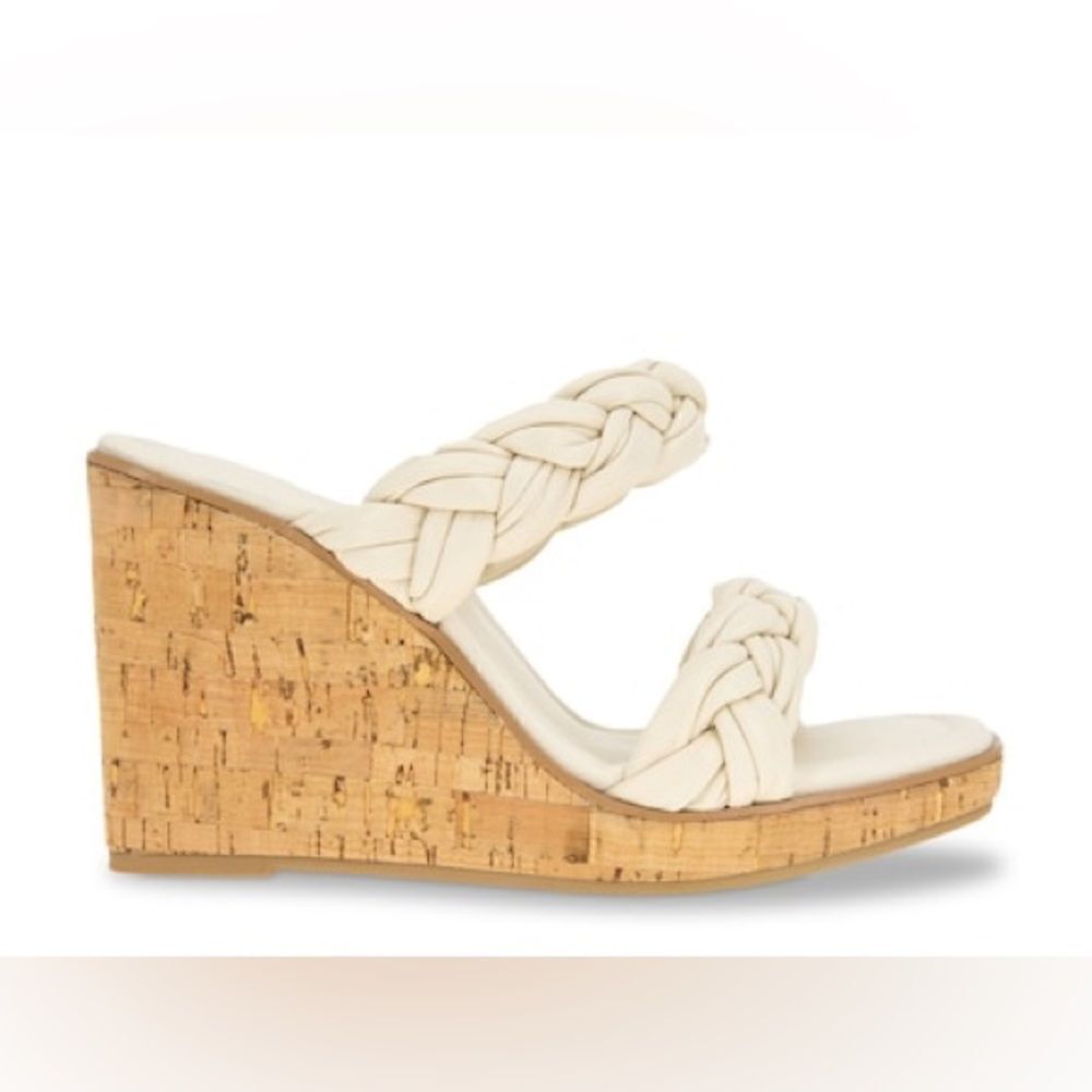 BCBGeneration | Ulana Wedge Sandal - Picture 3 of 9